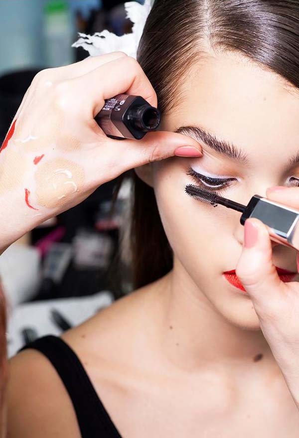 ЩЕ ИЗДЪРЖИ ЛИ ГРИМА МИ И КОЛКО?